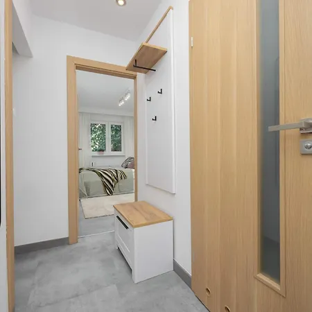 Nowoczesny W Zielonej Okolicy Czerniakowska By Renters Βαρσοβία