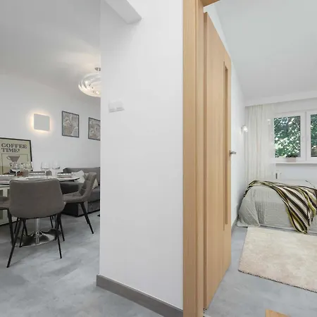 Nowoczesny W Zielonej Okolicy Czerniakowska By Renters * Warszawa