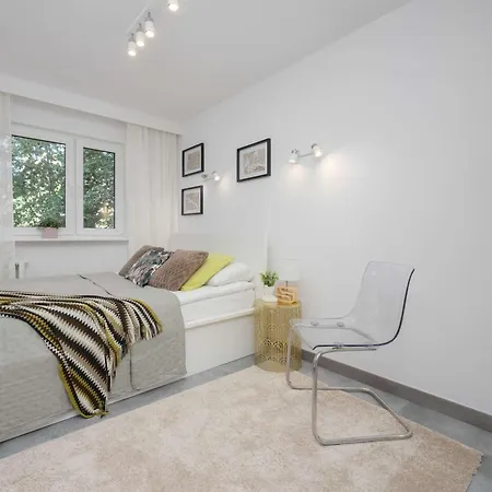 Nowoczesny W Zielonej Okolicy Czerniakowska By Renters