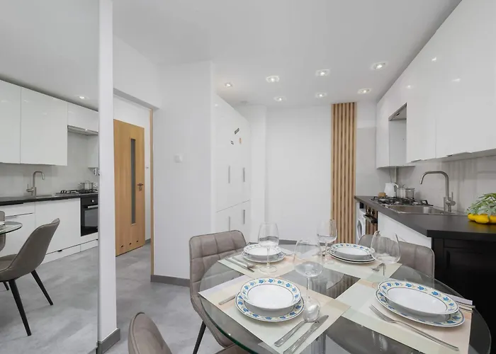 Nowoczesny W Zielonej Okolicy Czerniakowska By Renters Warsaw