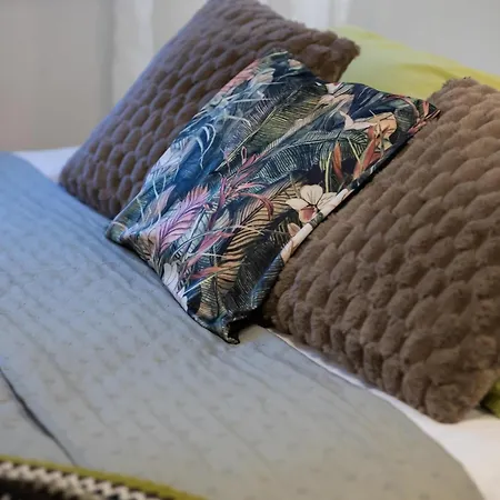 Nowoczesny W Zielonej Okolicy Czerniakowska By Renters דירה